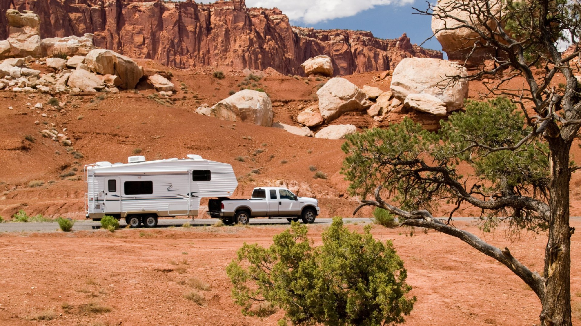 What is a 5th wheel trailer: Ultimate Guide