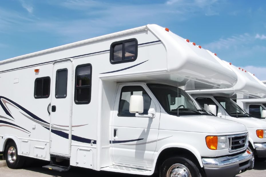 WHAT IS A RECREATIONAL VEHICLE: TYPES, COSTS & ADVICES