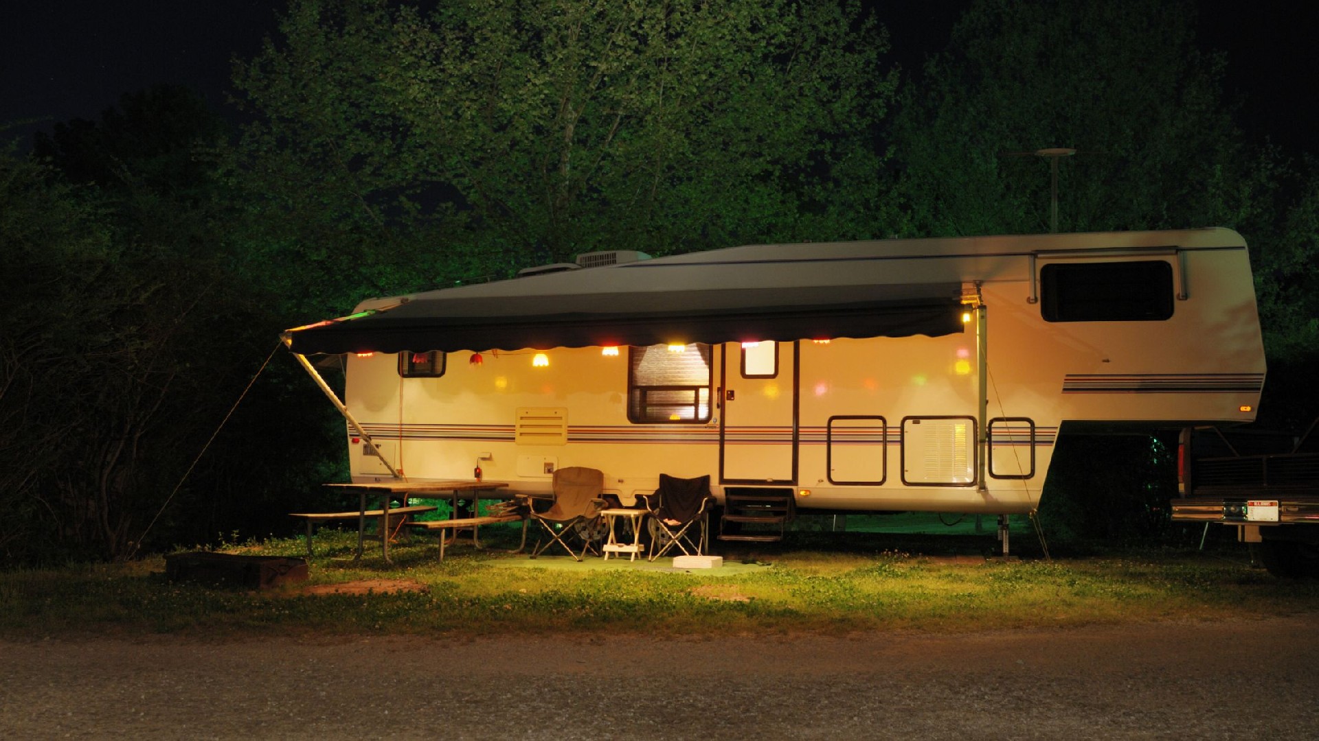 Tiny Home Tour: DIY Remodel of a '72 Airstream Trailer | Apartment Therapy, image size:1920x1080