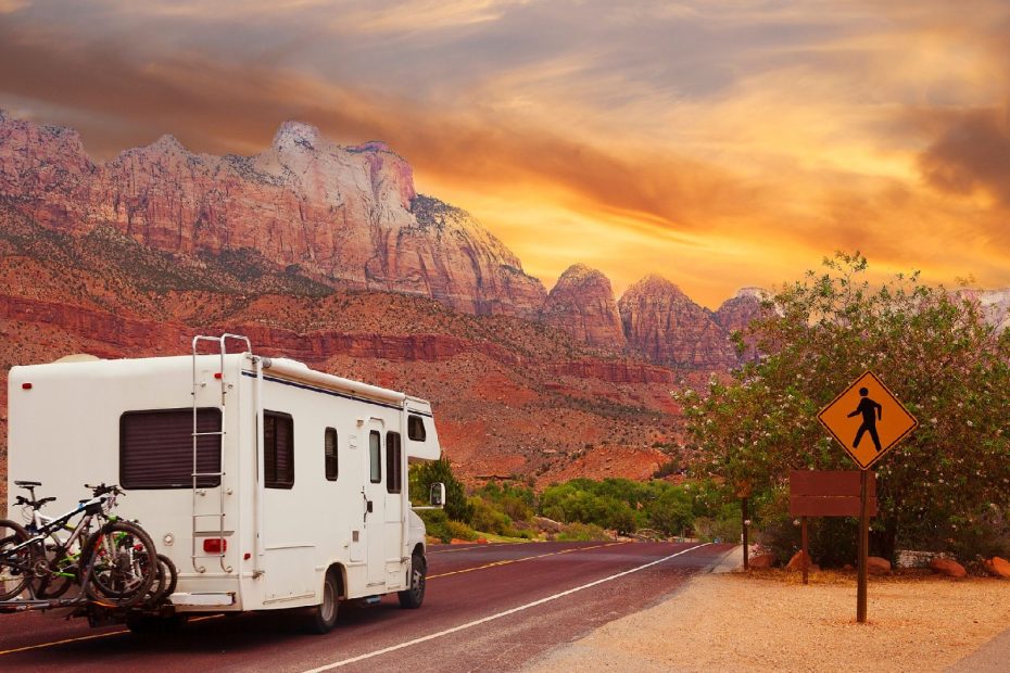 HOW TO CHOOSE AN RV: ALL FACTORS TO CONSIDER